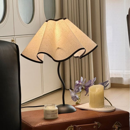 H39 Miho Pleated S Tischlampe
