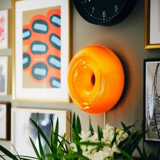 Varma LED Tisch / Wand Donut Lampe - Bernstein