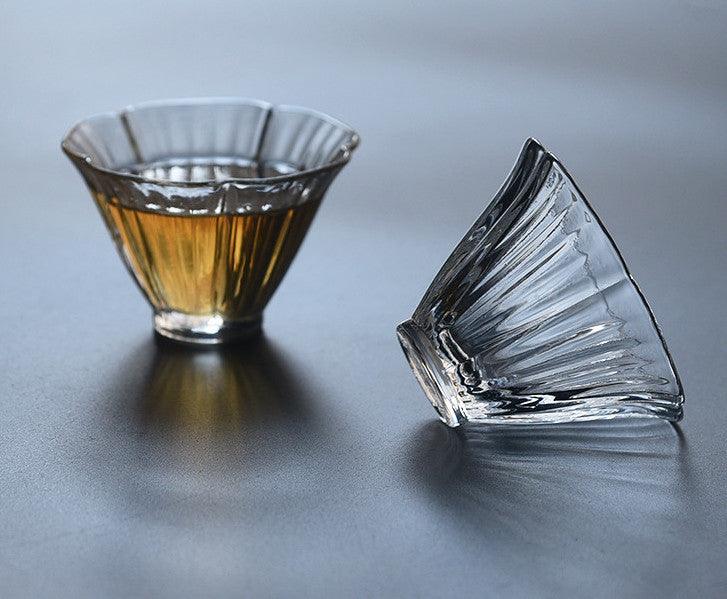 IKUE - Japanische Hochtemperatur-resistente Blumenförmige kleine Glas-Tee-Tasse - 6 Stück