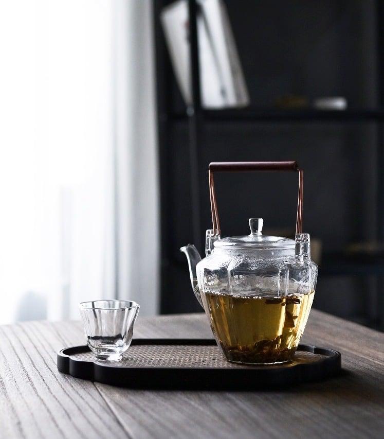 Japanisches Glas: Hitzebeständiges handgefertigtes Hammermuster für kleine Teekanne