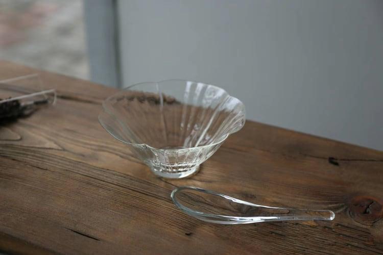 Japanisches Hochtemperatur-resistentes Blumenförmiges Glas Teeschale & Löffel-Set | Chawan Set