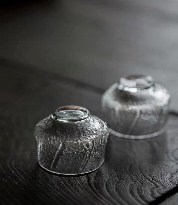 Handgemachtes Hammermuster im japanischen Stil, das kleine Glas-Teetassen riecht - 6 Stück