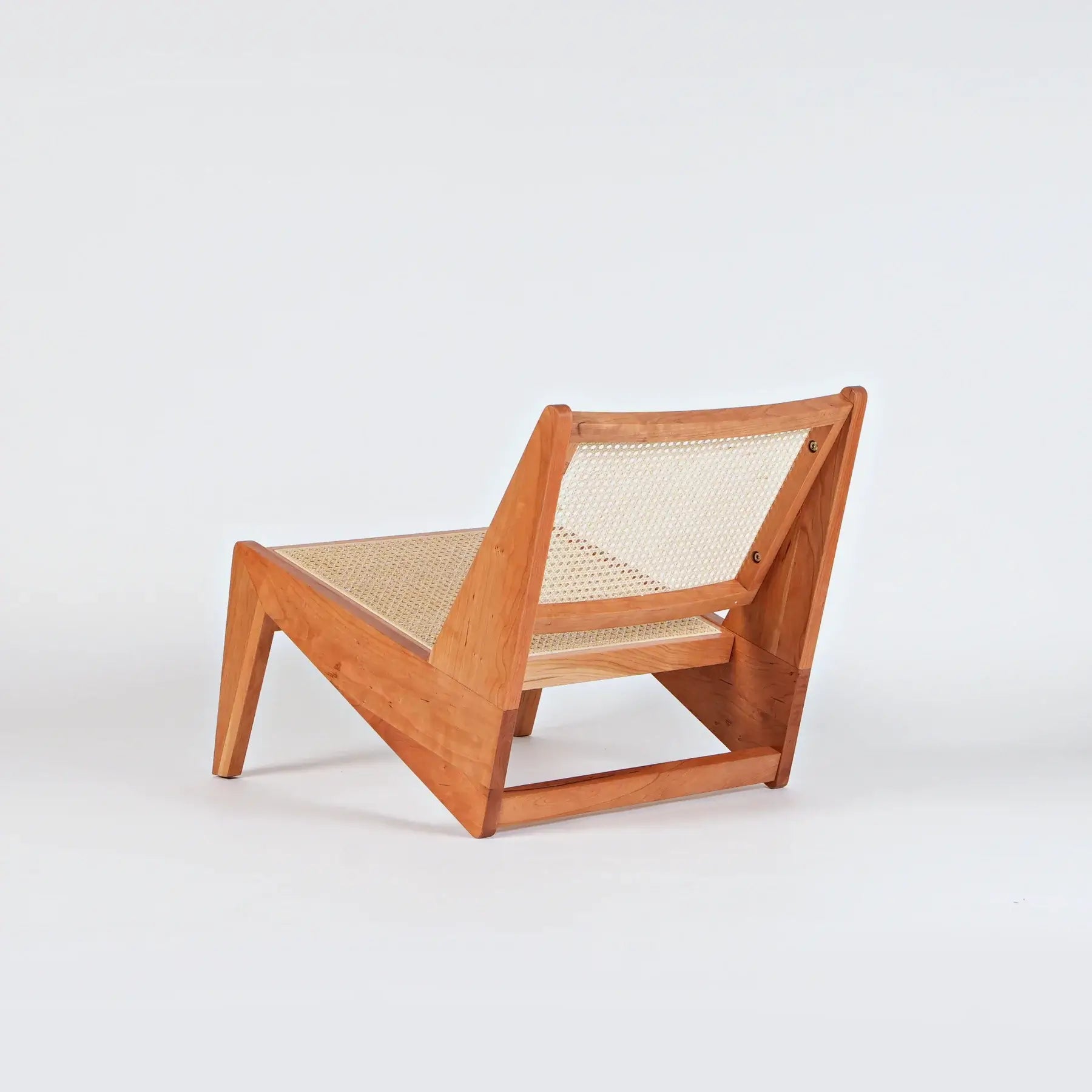 Akai Rika - Cherry Wooden & Rattan Loungesessel