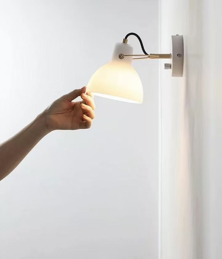 Cream Glas Rotating Surface Mount Wandleuchte - Hardwired Version