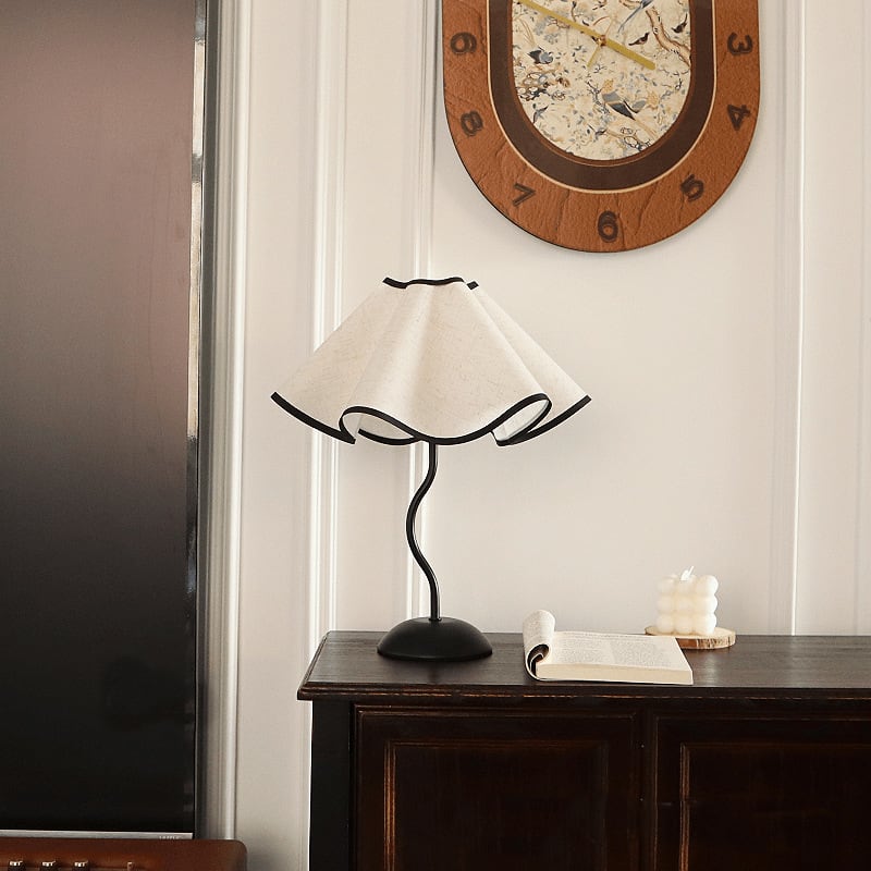 H39 Miho Pleated S Tischlampe