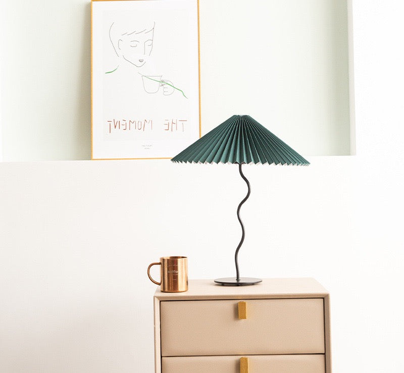H54 Miho Pleated S Tischlampe