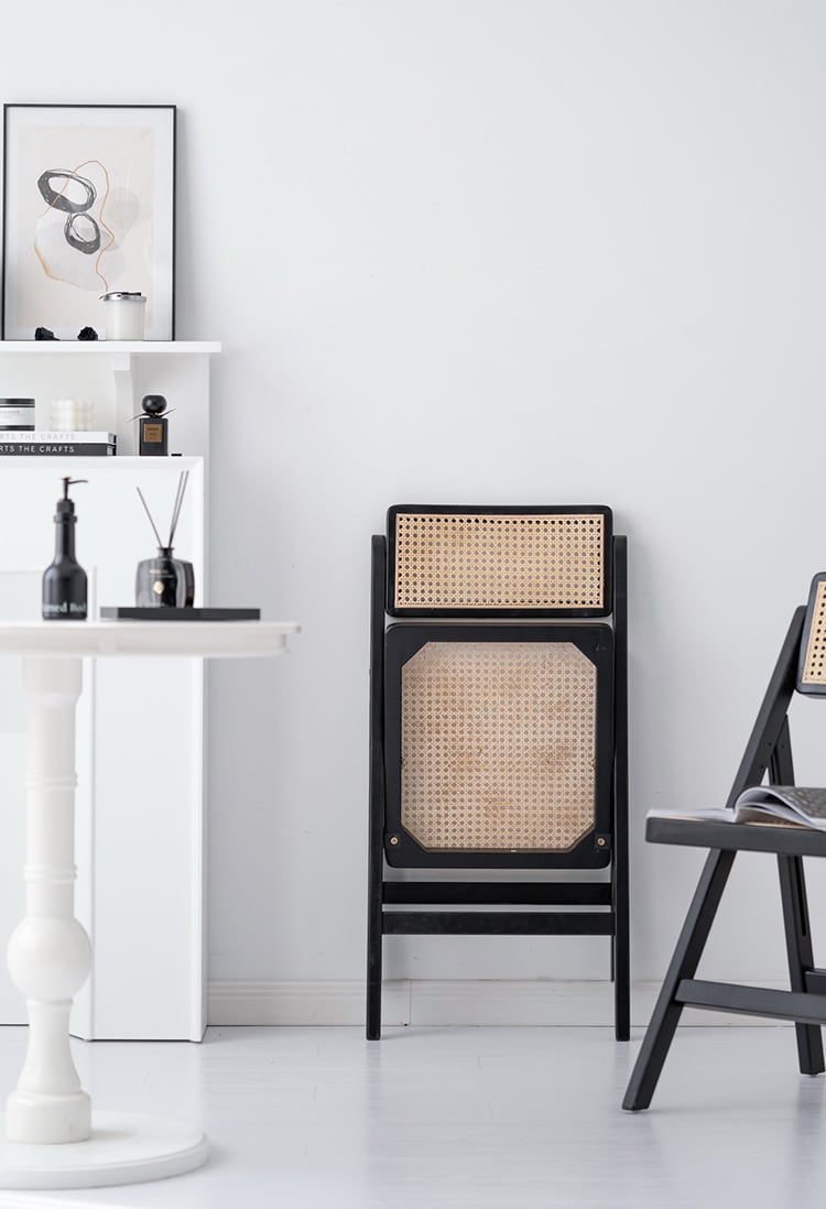 Akai Rika - Massivholz & Rattan Esszimmerstuhl | Klappstuhl