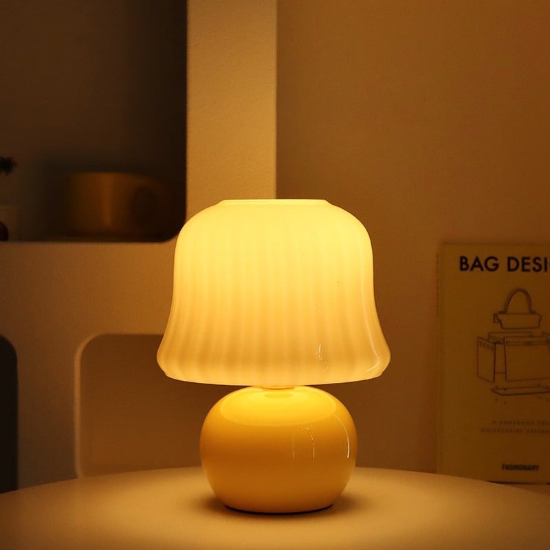 Cream Glas Mushroom Tischlampe - Plug-in