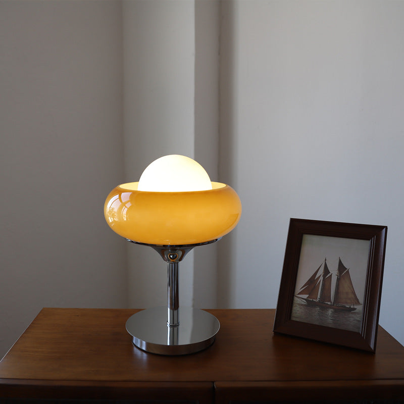 Bauhaus Ei Tarntischlampe
