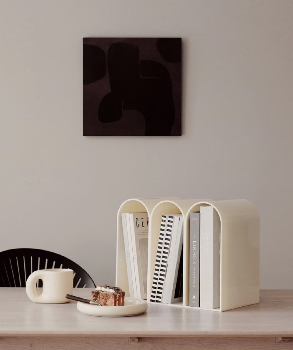 Arch - Acrylic Planetary Magazine Holder