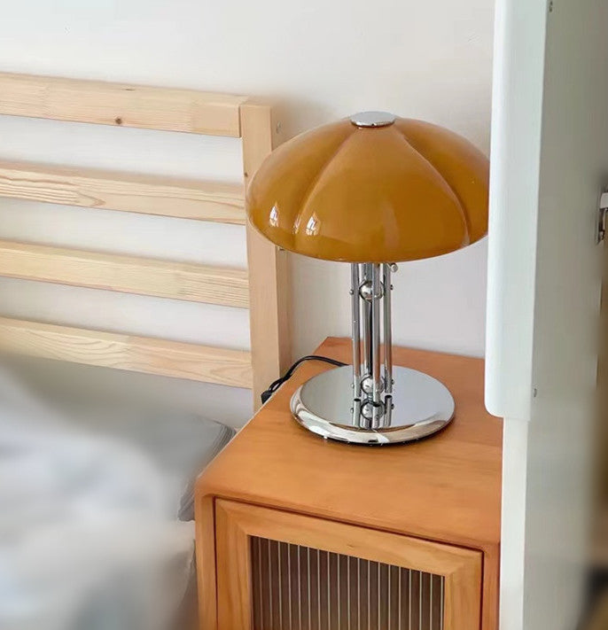 MP Bauhaus Glaspilztischlampe