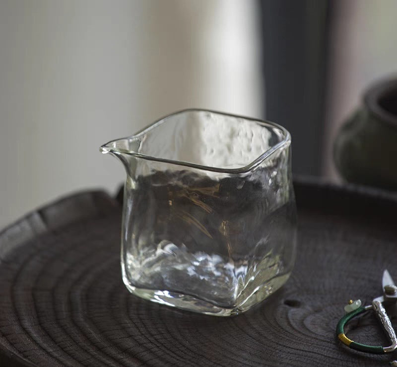 Daichi | Hammered Square Teekanne zum gleichmäßigen Ausgießen