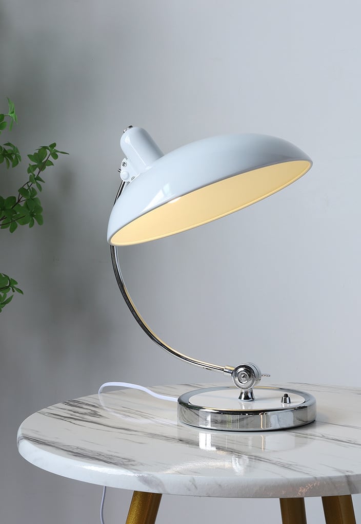 Bauhaus KI Classic Tischlampe Replica