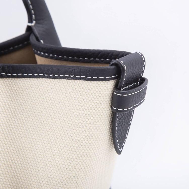 Mini Schwarz & Weiß Zweihand-Canvas und Full Grain Cow Leather Square Swing Bag