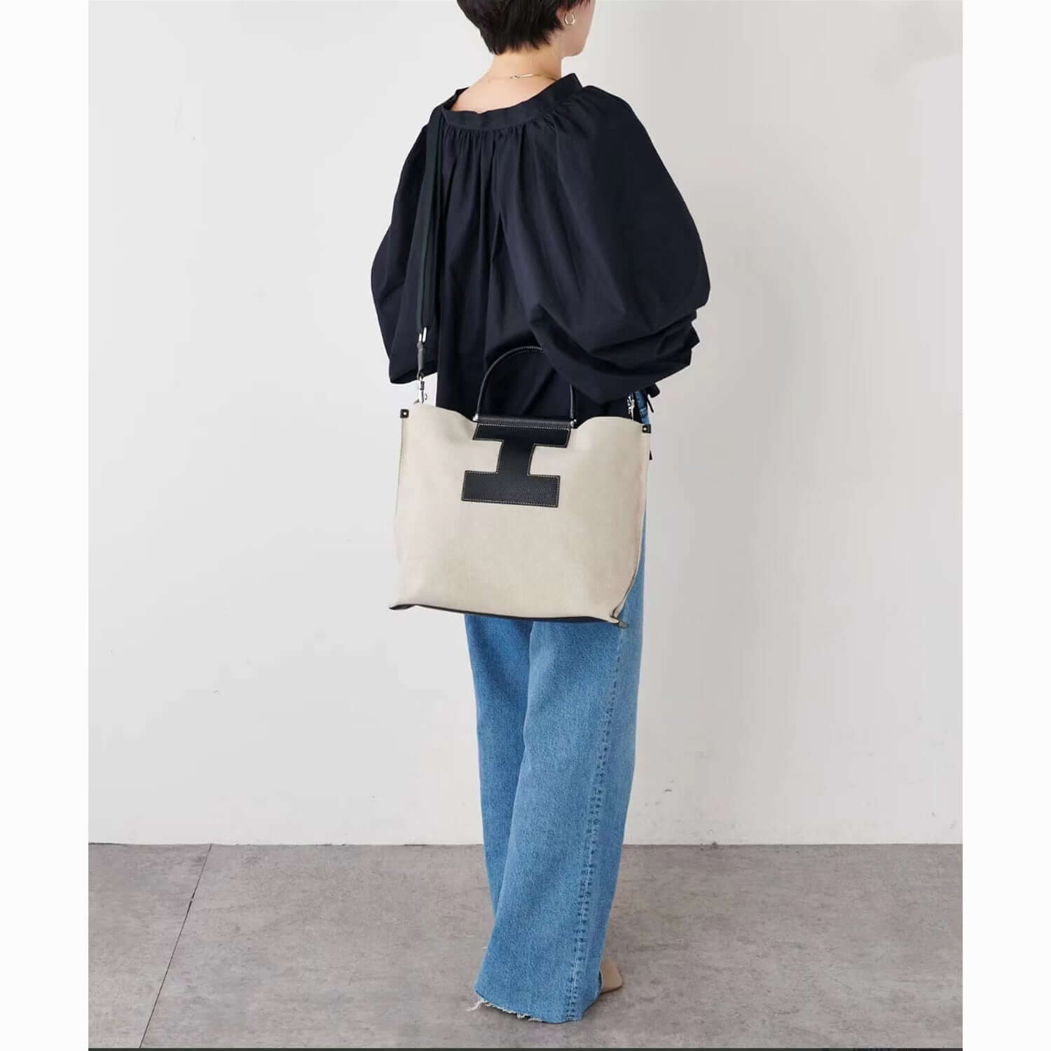 INA - Variety Tragetasche in Leder & Canvas Schwarz