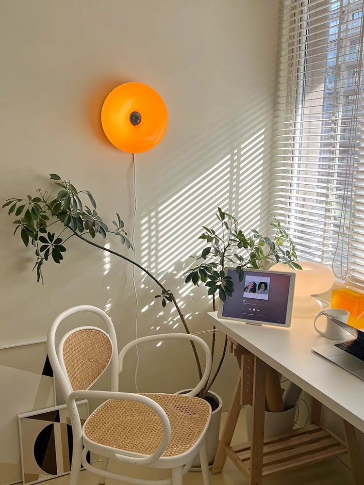Varma LED Tisch / Wand Donut Lampe - Bernstein