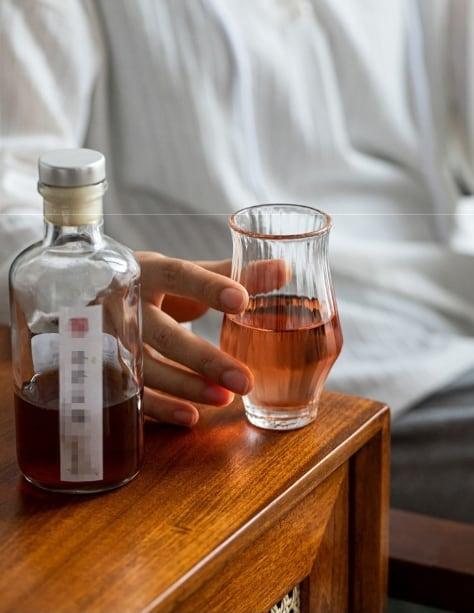 Japanisches YJ Glas - 4 Stück