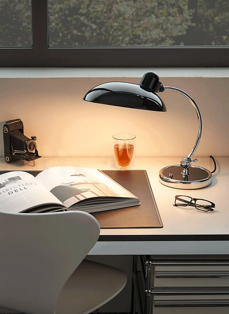 Bauhaus KI Classic Tischlampe Replica