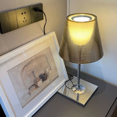 MP Ktribe Tischlampe
