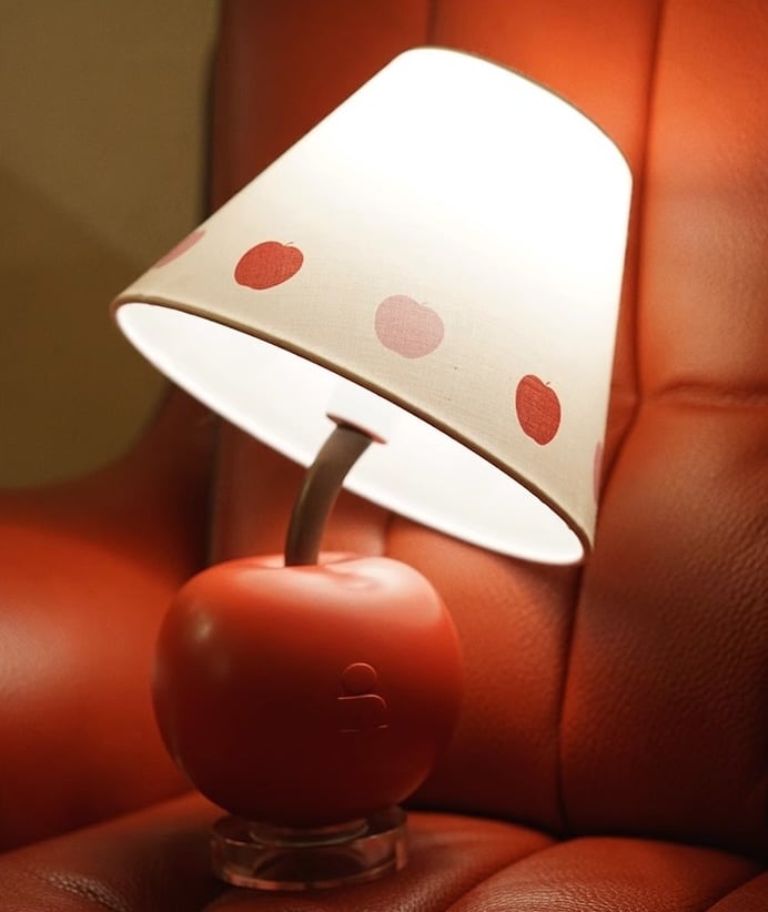 Schiefe Apfeltischlampe
