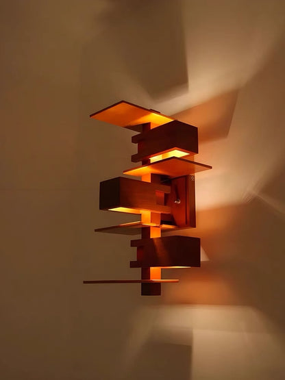 Taliesin Eichenwandlampe