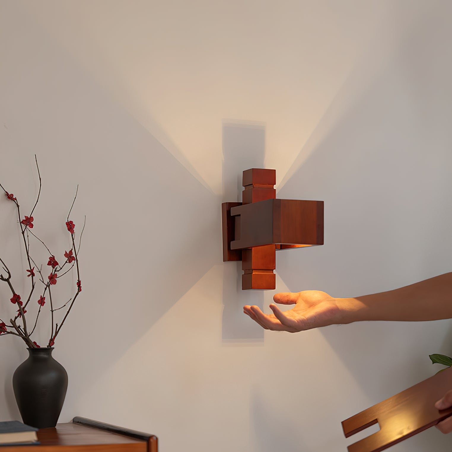 Taliesin Eichenwandlampe