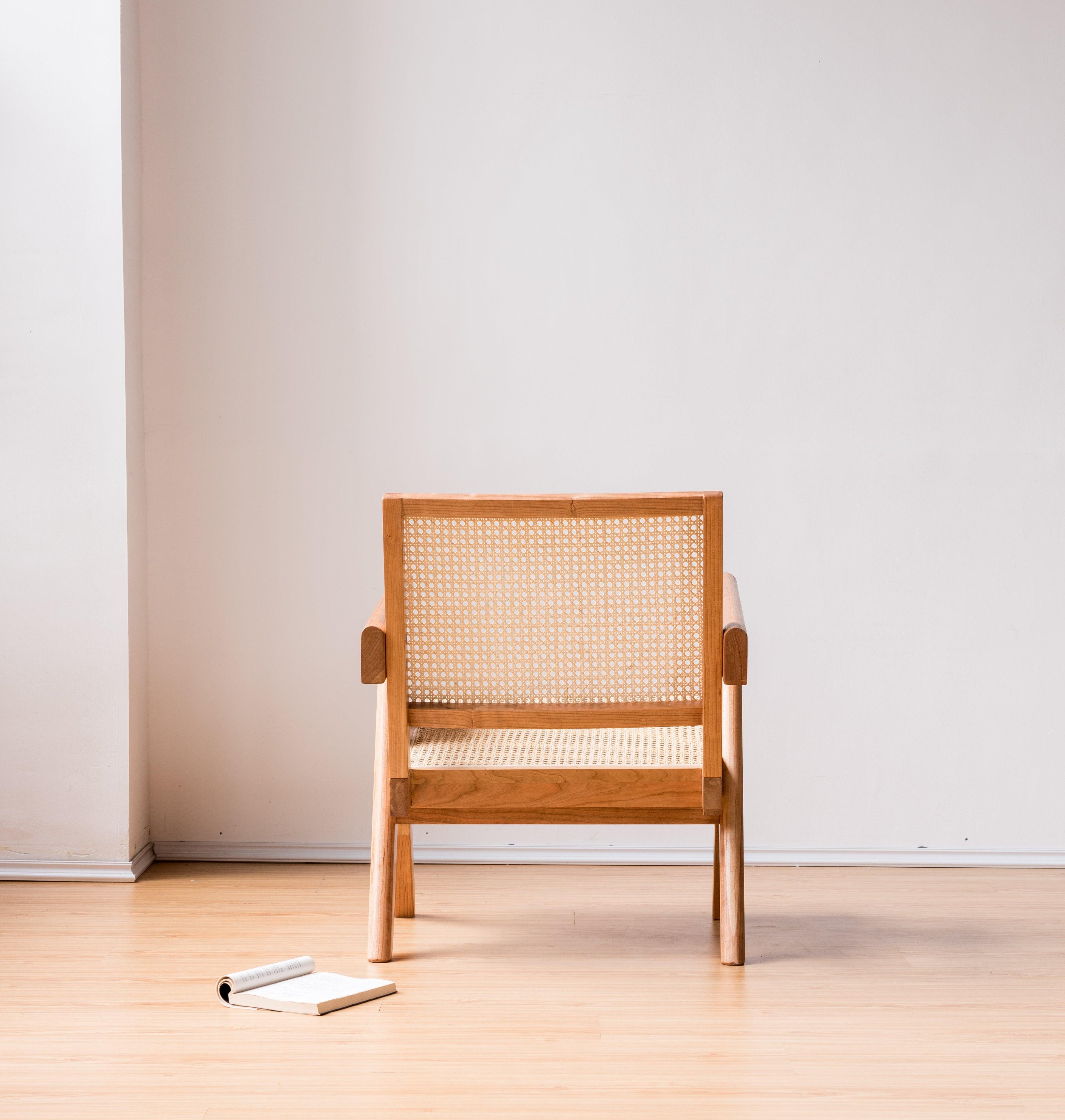 Akai Rika - Massivholz & Rattan Loungesessel mit Armlehnen 70