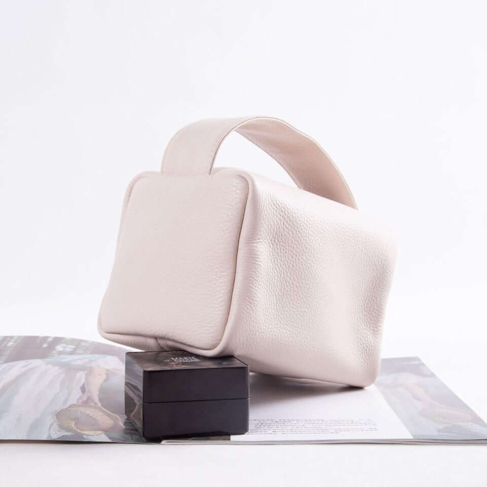 TROW Square 90's Top Grifftasche in Leder