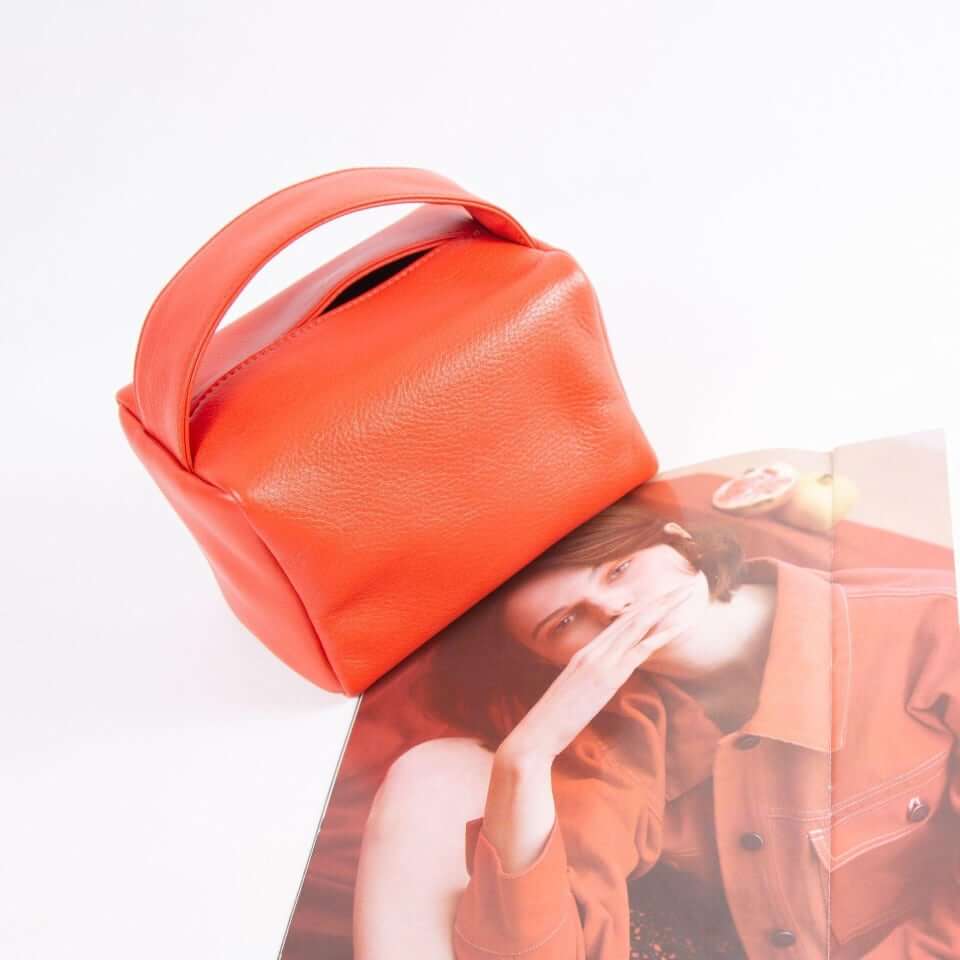 TROW Square 90's Top Grifftasche in Leder