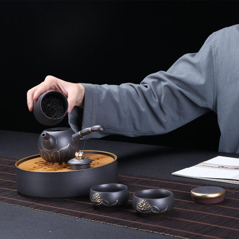 Portable Travel Hand Painted Lotus Stoneware Tee-Set - 5pcs mit Tee Tray